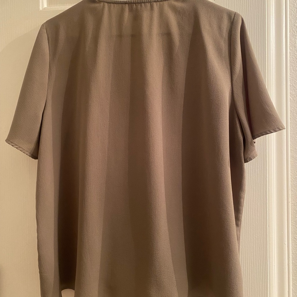 Elegant Tan Button-Up Women's Top - Picture 3 of 3